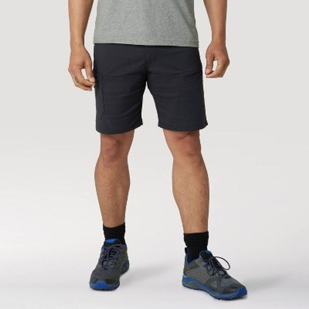 WRANGLER MEN'S ATG RELAXED FIT UTILITY SHORTS Black  Size 42 - NEW